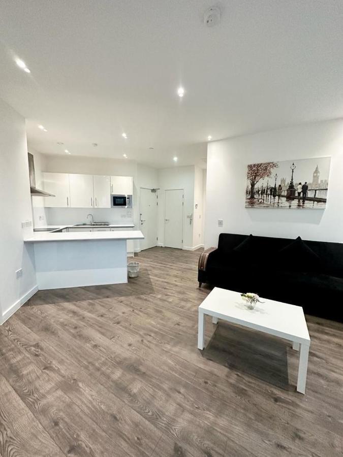Alarabi Apartments-Two Bedrooms Apartment Croydon Exterior foto