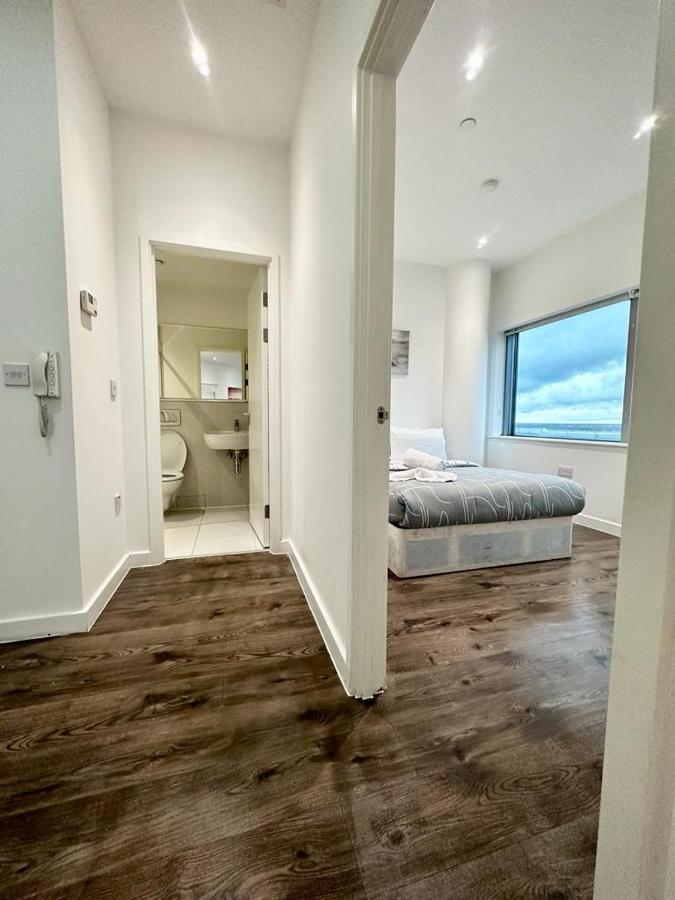 Alarabi Apartments-Two Bedrooms Apartment Croydon Exterior foto